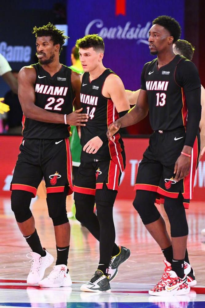 烟穿卡角 烟穿卡角